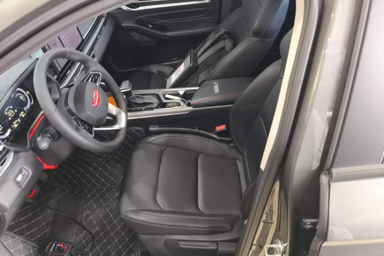 Used Geely Auto Emgrand 2025 4th Generation 1.5L CVT Longteng Edition
