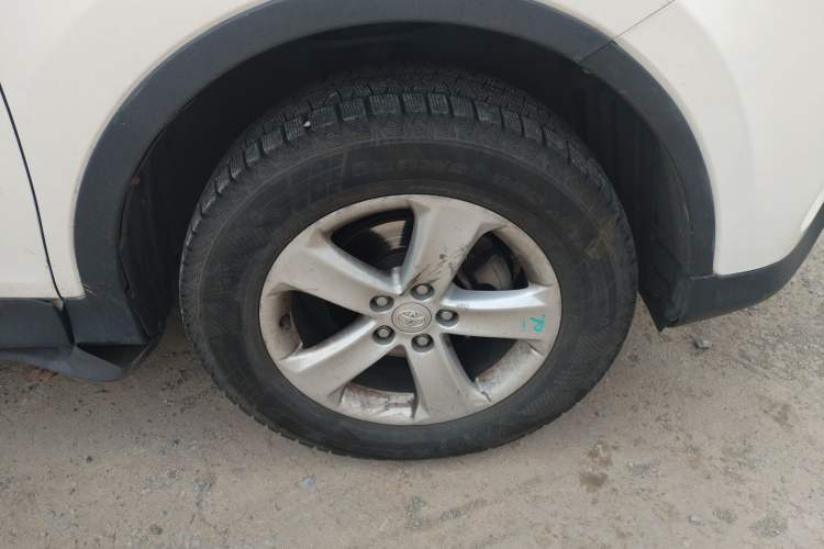 Used Toyota RAV4 2013 2.0L CVT Four-Wheel Drive New Edition
