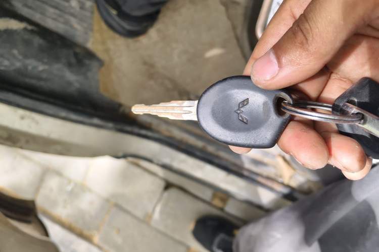 Used Wuling Rongguang 2011 1.2L Base Version
