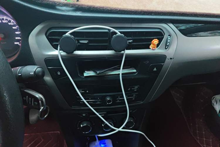 Used Peugeot 301 2018 1.6L Manual Comfort Edition Audio And AC Panel