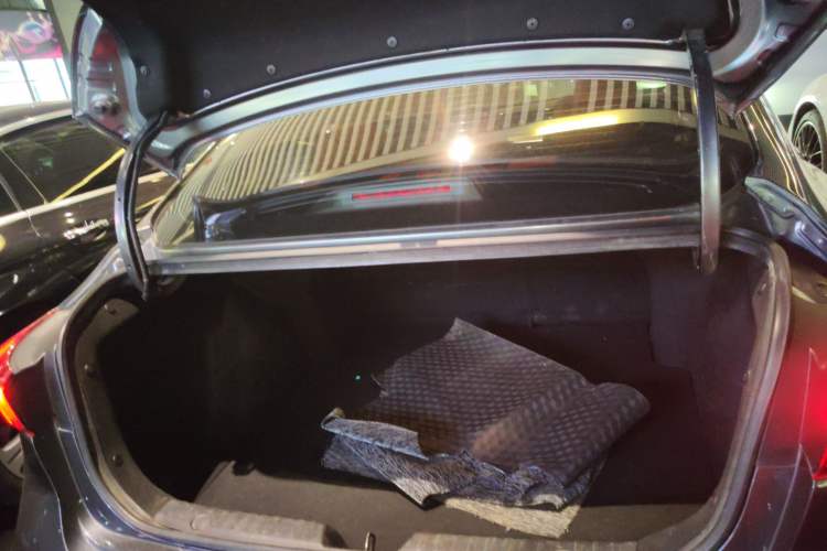 Used CHANGAN Eado 2024 PLUS Blue Whale NE 1.4T GDI DCT High-Energy Edition Trunk