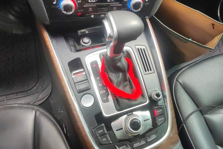 Used Audi Q5 2015 40 TFSI Technology Edition Gear Lever