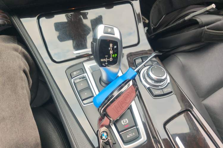 Used BMW 5 Series 2014 525Li Leading Model
