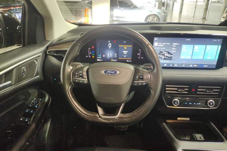 Used Ford Edge 2021 Facelifted PLUS EcoBoost 245 Two-Wheel Drive XLT 7-Seater
