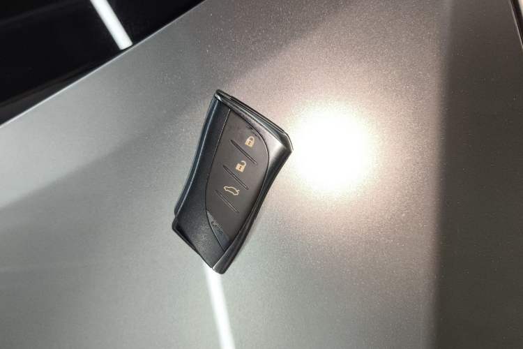 Used Lexus ES 2021 300h Deluxe Edition