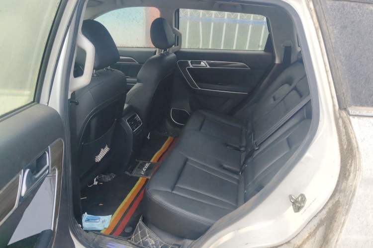 Used Haval H6 2015 Upgraded Model 1.5T Manual Two-Wheel Drive Prestige Version