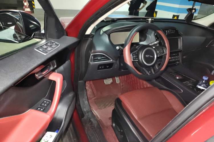 Used Jaguar F-PACE 2016 2.0T Two-Wheel-Drive R-Sport Sport Edition