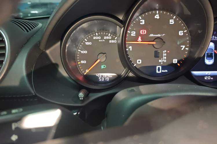 Used Porsche 718 2019 Boxster T 2.0T Odometer Close Up