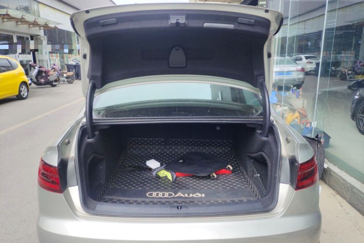 Used Audi A4L 2018 30th Anniversary Edition 40 TFSI Fashion Model Trunk