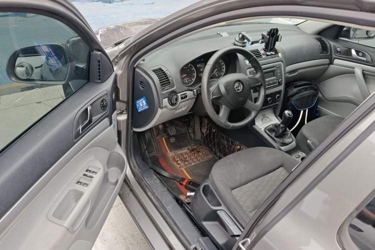 Used Skoda Octavia 2015 Classic Model 1.6L Manual Eado Version