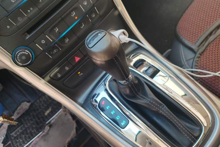 Used Chevrolet Malibu 2012 2.0L Automatic Luxury Edition Gear Lever