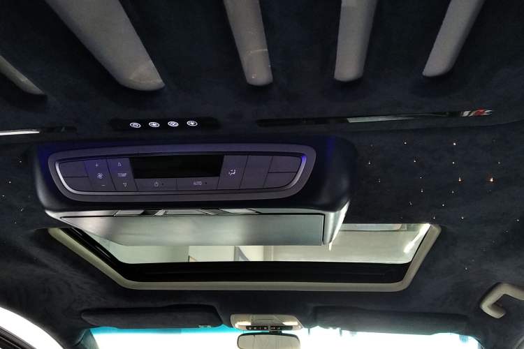 Used Buick GL8 2022 ES Landtrek 653T Comfort Edition