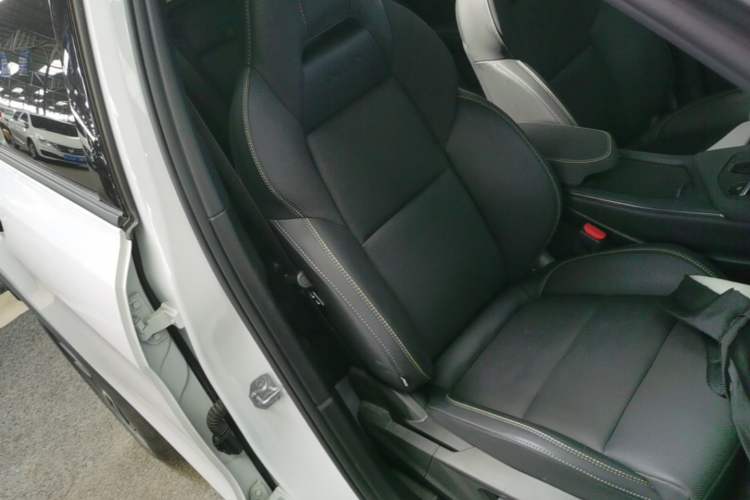 Used Lynk & Co 01 2025 2.0TD Two-Wheel Drive Refreshed Pro Version Right Front Seat