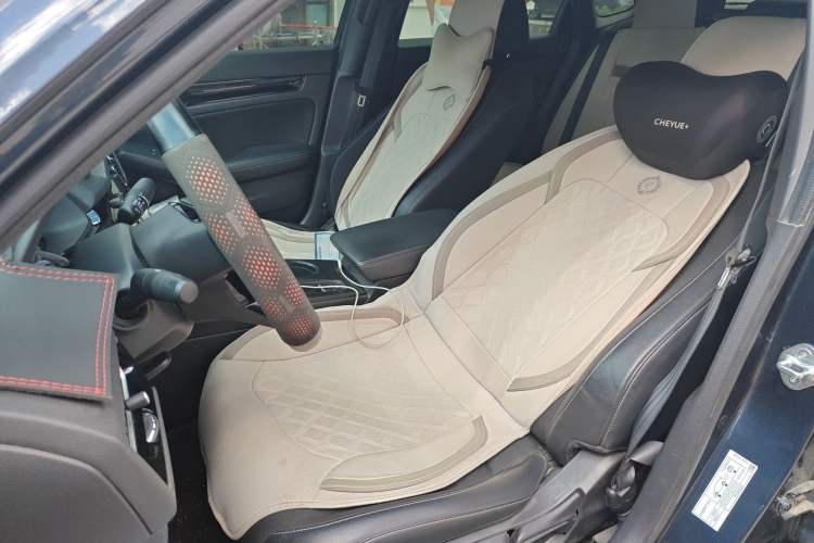 Used Honda Civic 2022 240TURBO CVT Dynamic Edition Left Front Seat