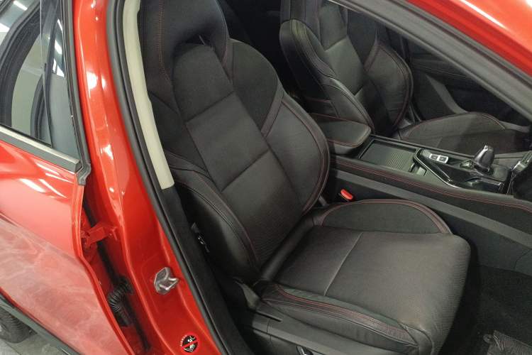 Used Lynk & Co 02 2018 1.5T DCT Two-Wheel Drive Pro Version China V Emission Standard
