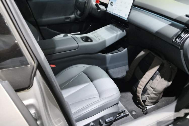 Used XPeng P7+ 2024 Long-Range Max Right Front Seat