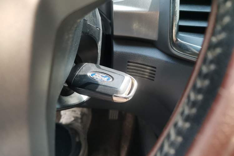 Used Ford Everest 2017 2.0T Gasoline Automatic 4x4 Luxury Edition 7 Seats
