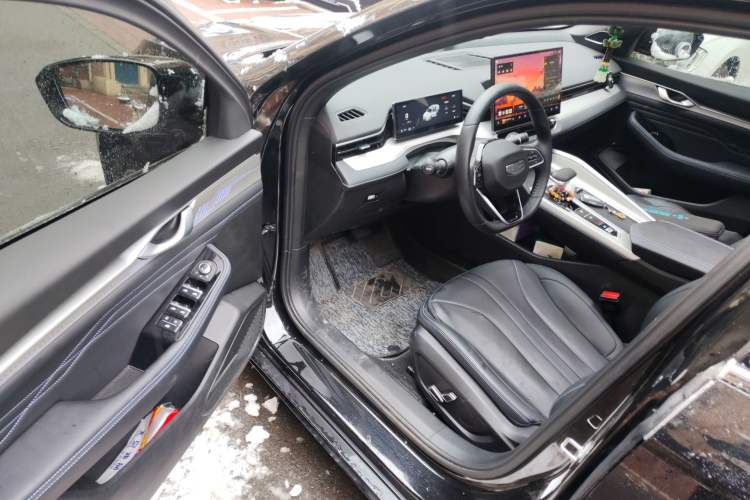 Used Geely Auto Preface 2025 Dongfang Yao 1.5TD Fuyao Edition
