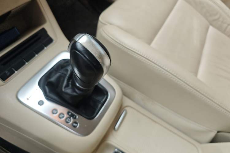 Used Volkswagen Tiguan 2012 1.8TSI Automatic All-Wheel Drive Fashion Edition Gear Lever