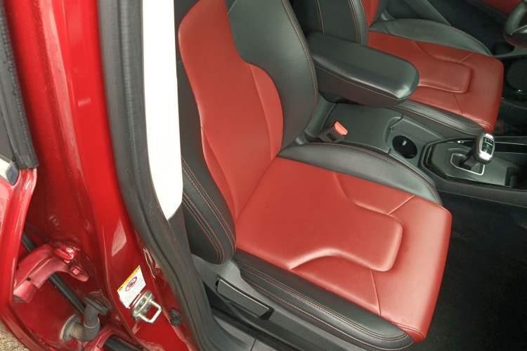 Used Haval H2s 2017 Red-Label 1.5T Dual-Clutch Luxury Model