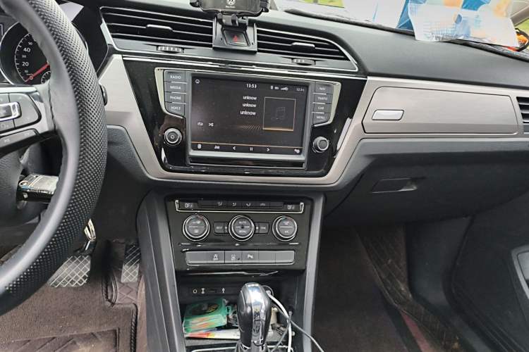 Used Volkswagen Touran 2018 Volkswagen Touran L 280TSI DSG Comfort Edition 7 Seats China VI Standard
