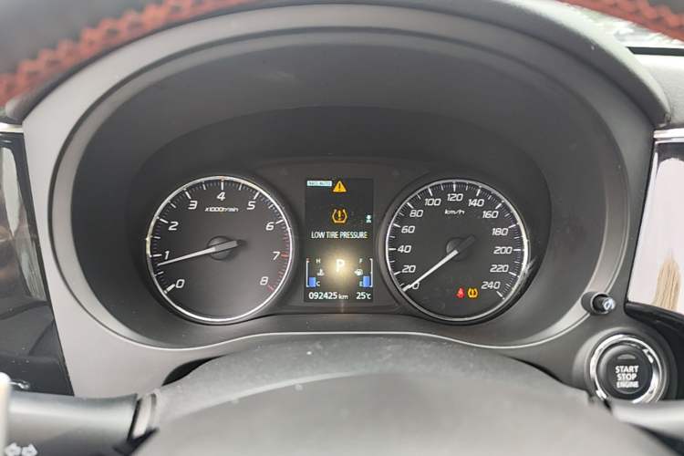 Used Mitsubishi Outlander 2019 2.4L 4x4 Zhi Xiang Edition 7 Seats China VI Standard