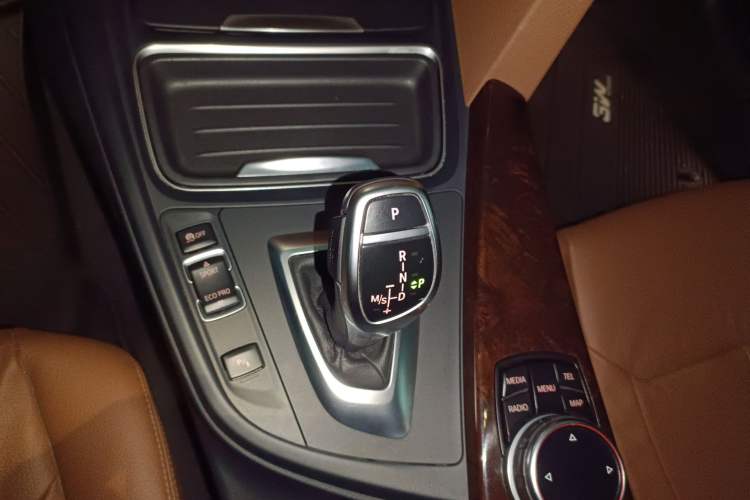 Used BMW 3 Series 2013 Facelift 320Li Fashion Design Package
