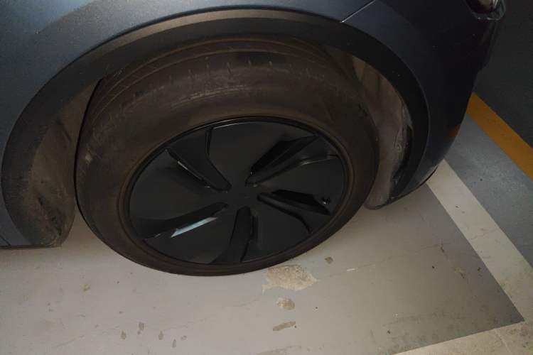 Used Tesla Model Y 2025 Rear-Wheel-Drive Version
