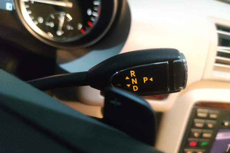 Used Mercedes-Benz R-Class 2011 R 350 L 4MATIC
