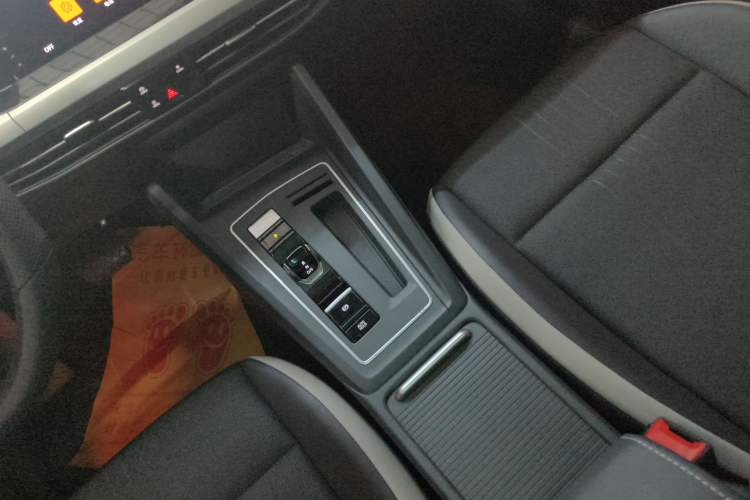 Used Volkswagen Golf 2024 280TSI DSG Pro 50th Anniversary Edition Gear Lever