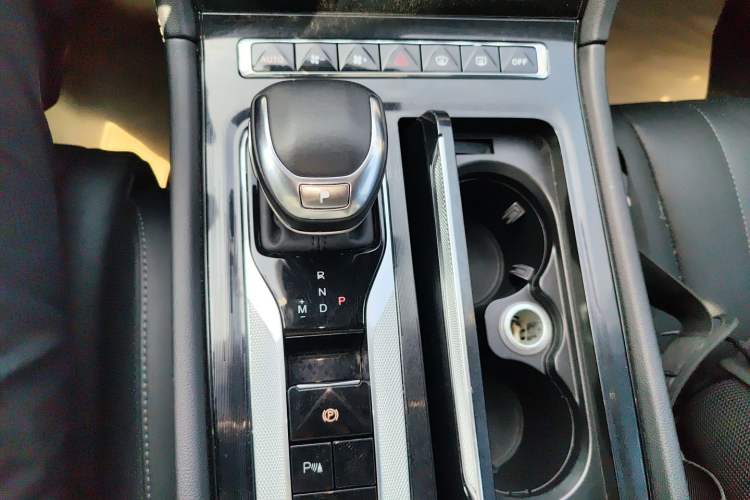 Used Hongqi H5 2024 1.5T DCT Smart Connect Flagship Edition
