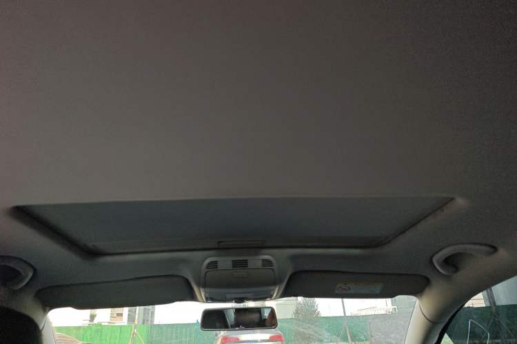 Used Volkswagen Magotan 2015 1.8TSI Luxury Model Headliner