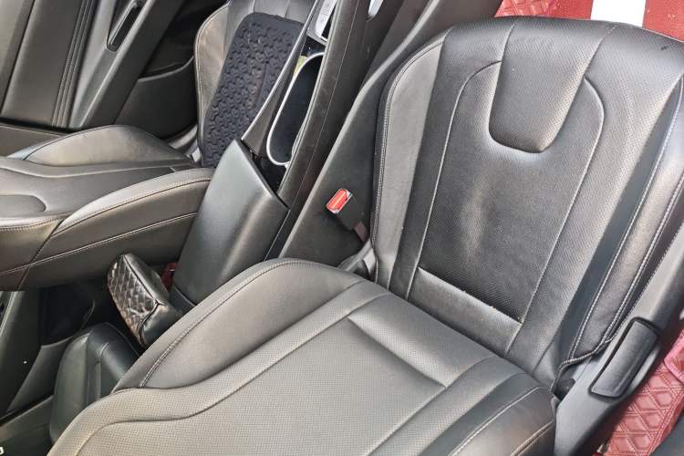 Used Hyundai Elantra 2021 1.5L CVT LUX Prestige Edition Right Front Seat