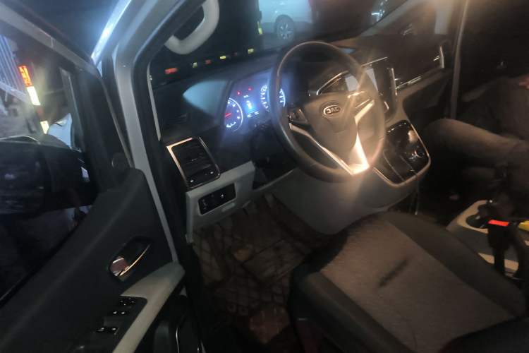 Used JAC Refine M4 2018 1.5T Manual Hybrid Luxury Version