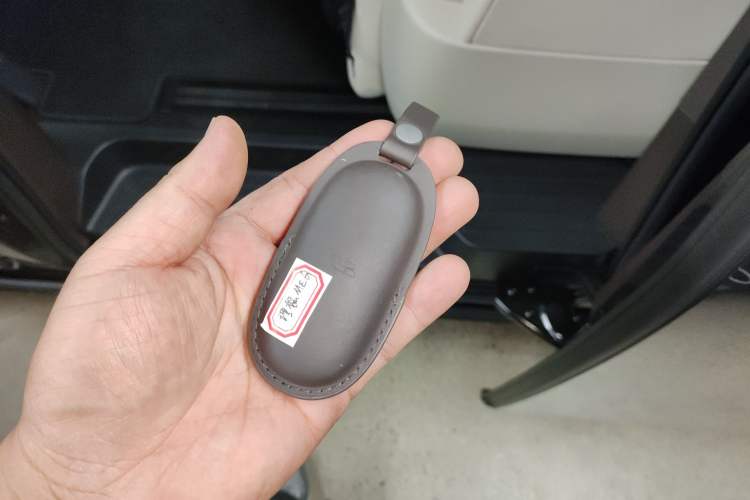 Used Li Auto MEGA 2024 Ultra Model
