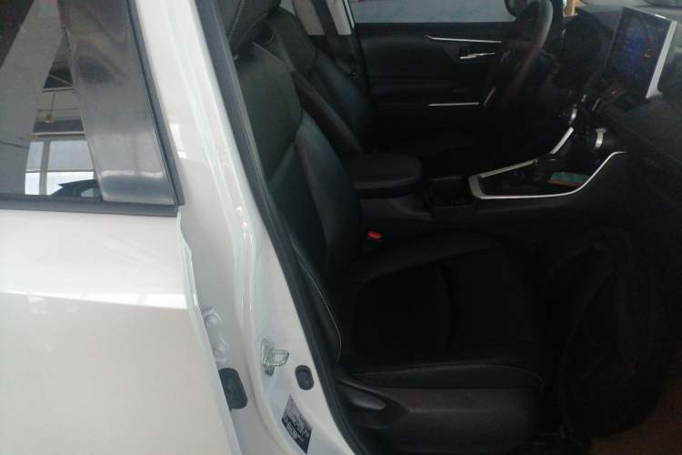 Used Toyota RAV4 2021 2.0L CVT 4x4 Trend Edition
