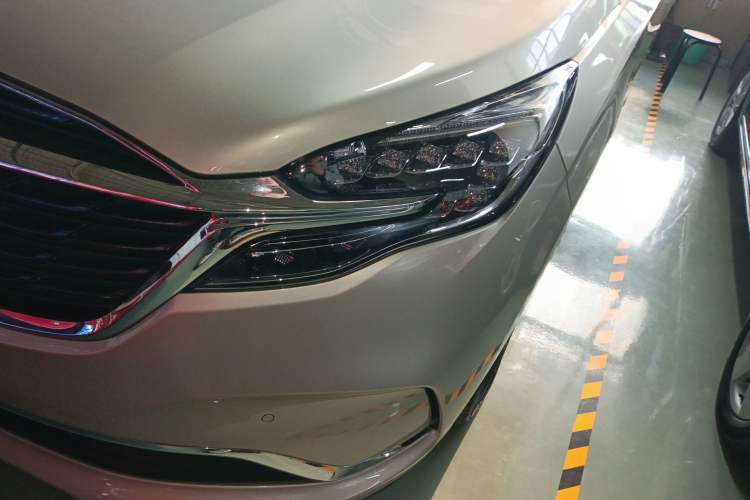 Used Buick GL8 2020 ES Land Cruiser 653T Luxury Model