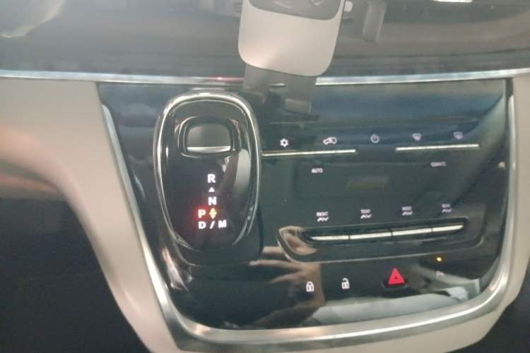 Used Buick GL8 2023 Land Executive Class Smart Enjoyment Model