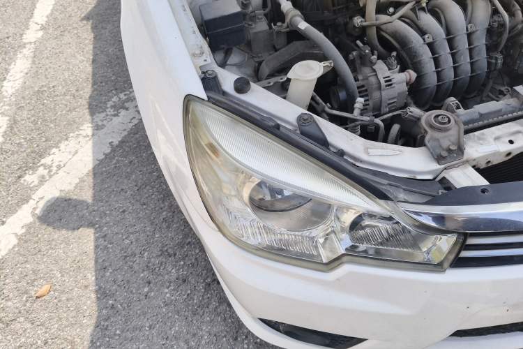 Used Soueast V3 Lingyue 2015 1.5L Manual Happiness Edition Right Front Headlight