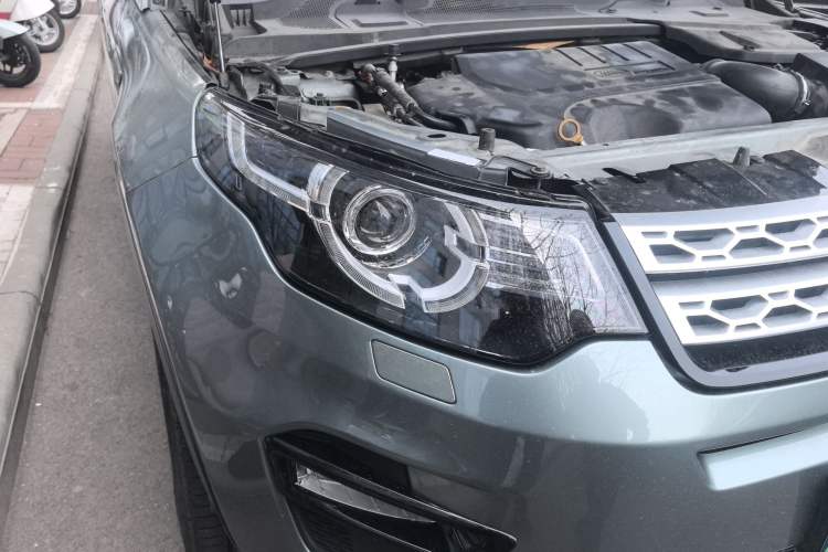 Used Land Rover Discovery Sport 2018 240 PS HSE Version Right Front Headlight