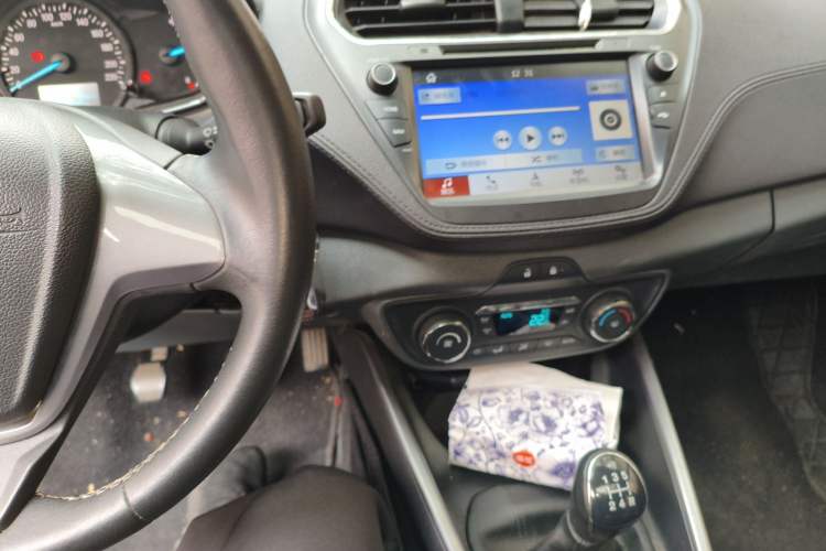 Used Ford Escort 2015 1.5L Manual Fashion Edition Audio And AC Panel