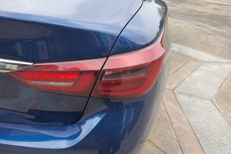 Used Infiniti Q50L 2018 2.0T Enjoyment Version China VI Standard