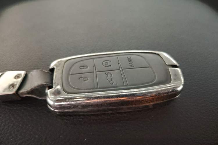 Used Jeep Grand Cherokee 2014 3.6L Elite Navigation Edition Vehicle Key