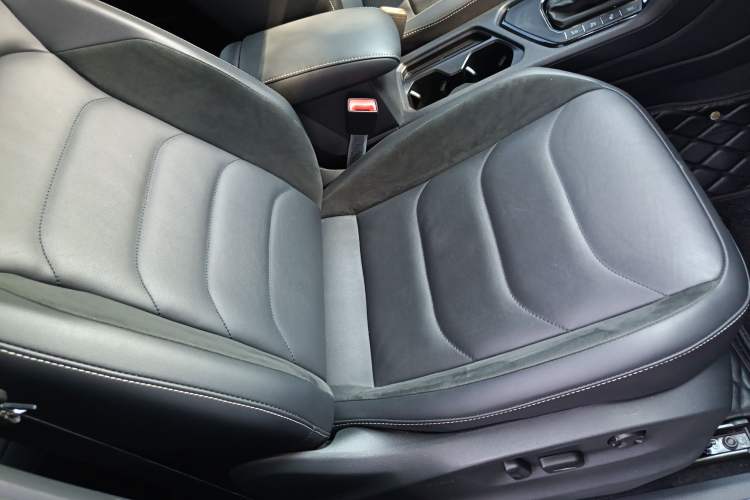 Used Volkswagen Tiguan L 2021 330TSI Automatic Two-Wheel Drive R-Line Enhanced Edition
