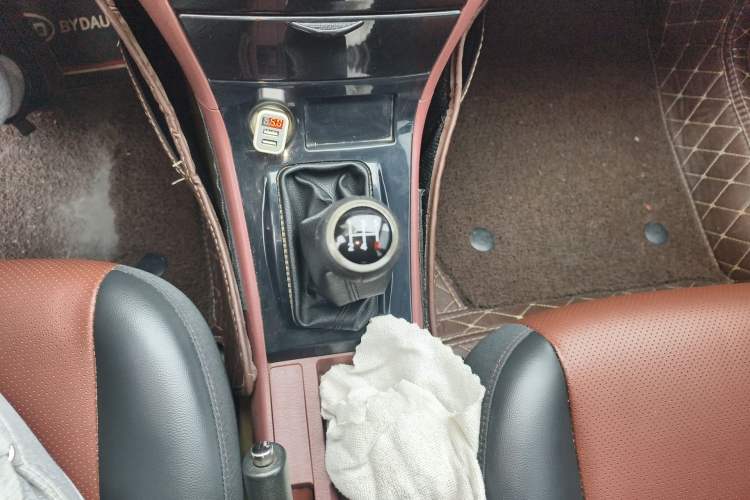 Used BYD F3 2018 1.5L Manual Classic Model Gear Lever