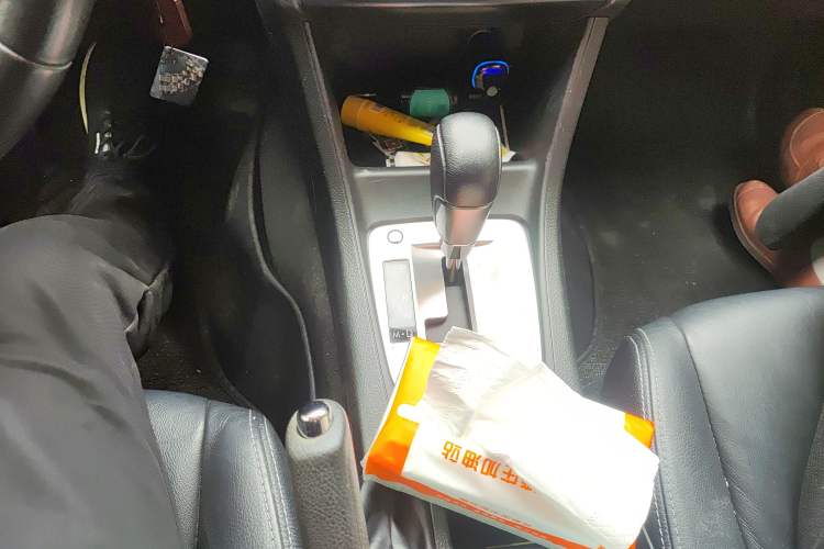 Used Subaru XV 2012 2.0i Elite Edition Gear Lever