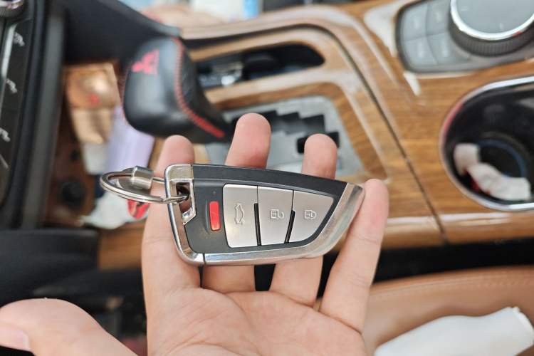 Used Soueast DX7 2015 1.5T Automatic Prestige Model