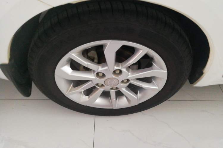 Used Soueast A5 Wing Dance 2019 1.5L Manual Luxury Version China V Standard