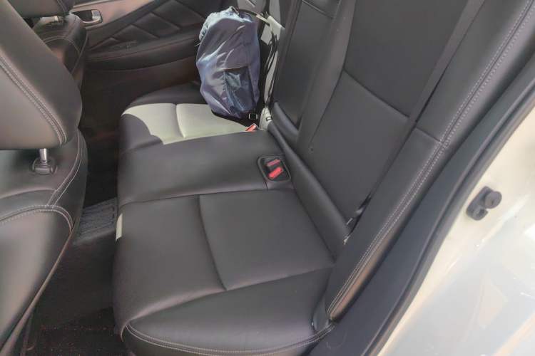 Used Infiniti Q50L 2018 2.0T Enjoyment Version China VI Standard Left Rear Seat