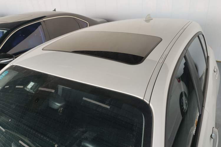 Used BMW 1 Series 2018 118i Leading Model Roof